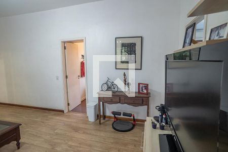 Casa à venda com 800m², 6 quartos e 3 vagas Casa à venda com 800m², 6 quartos e 3 vagassala