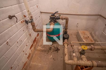 Casa à venda com 800m², 6 quartos e 3 vagas Casa à venda com 800m², 6 quartos e 3 vagassala de máquinas