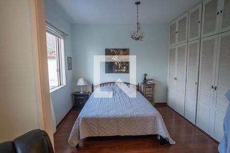 Casa à venda com 800m², 6 quartos e 3 vagas Casa à venda com 800m², 6 quartos e 3 vagasQuarto Principal