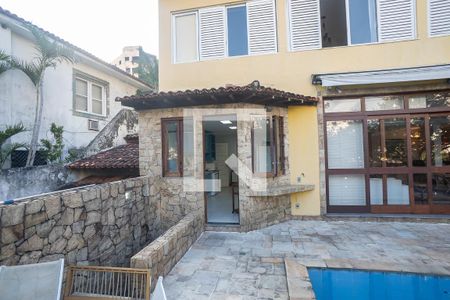 Casa à venda com 800m², 6 quartos e 3 vagas Casa à venda com 800m², 6 quartos e 3 vagasentrada cozinha