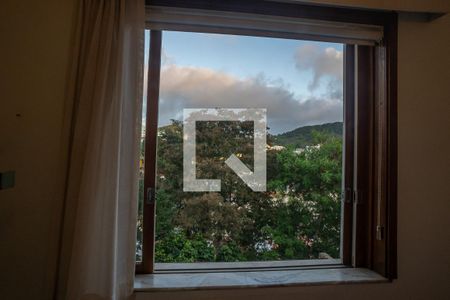 Casa à venda com 800m², 6 quartos e 3 vagas Casa à venda com 800m², 6 quartos e 3 vagasquarto