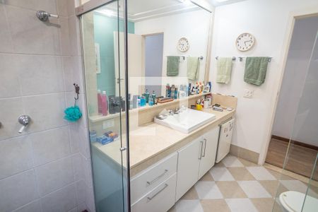 Casa à venda com 800m², 6 quartos e 3 vagas Casa à venda com 800m², 6 quartos e 3 vagasBanheiro