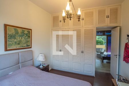 Casa à venda com 800m², 6 quartos e 3 vagas Casa à venda com 800m², 6 quartos e 3 vagasquarto