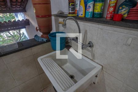 Casa à venda com 800m², 6 quartos e 3 vagas Casa à venda com 800m², 6 quartos e 3 vagasÁrea de Serviço