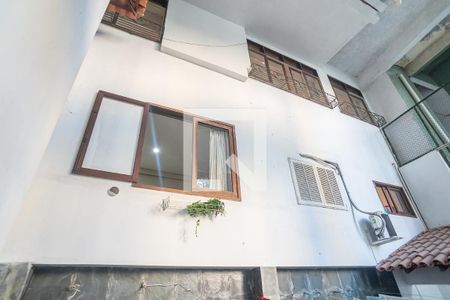 Casa à venda com 800m², 6 quartos e 3 vagas Casa à venda com 800m², 6 quartos e 3 vagasfundos