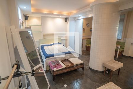 Casa à venda com 800m², 6 quartos e 3 vagas Casa à venda com 800m², 6 quartos e 3 vagassala de convivência quarto