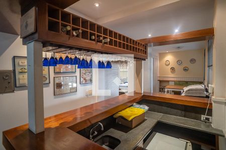 Casa à venda com 800m², 6 quartos e 3 vagas Casa à venda com 800m², 6 quartos e 3 vagassala de convivência Bar