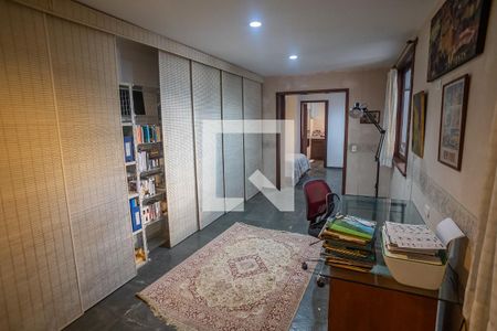 Casa à venda com 800m², 6 quartos e 3 vagas Casa à venda com 800m², 6 quartos e 3 vagasQuarto com closet e suite