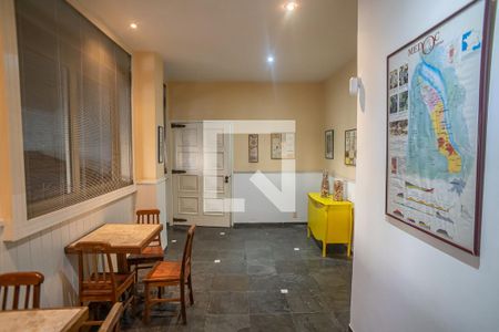 Casa à venda com 800m², 6 quartos e 3 vagas Casa à venda com 800m², 6 quartos e 3 vagassala de convivência