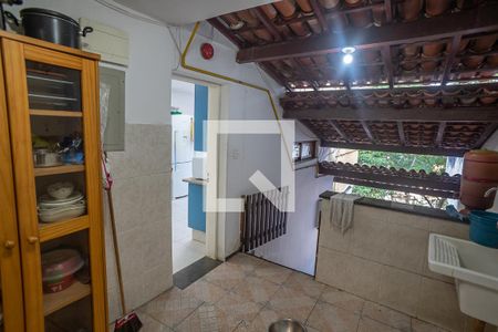 Casa à venda com 800m², 6 quartos e 3 vagas Casa à venda com 800m², 6 quartos e 3 vagasÁrea de Serviço