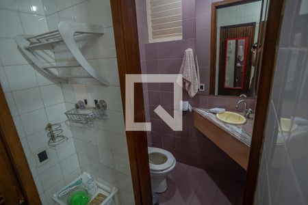 Casa à venda com 800m², 6 quartos e 3 vagas Casa à venda com 800m², 6 quartos e 3 vagassala de convivência banheiro