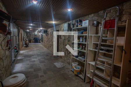 Casa à venda com 800m², 6 quartos e 3 vagas Casa à venda com 800m², 6 quartos e 3 vagasGaragem