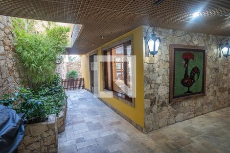 Casa à venda com 800m², 6 quartos e 3 vagas Casa à venda com 800m², 6 quartos e 3 vagasGaragem