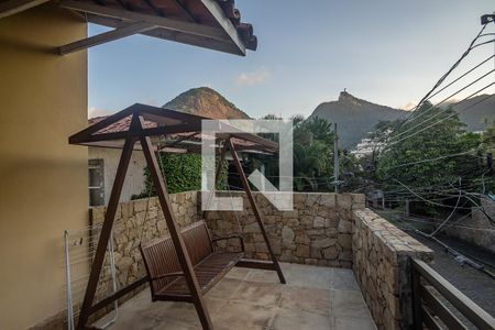 Casa à venda com 800m², 6 quartos e 3 vagas Casa à venda com 800m², 6 quartos e 3 vagasVaranda com vista para Cristo