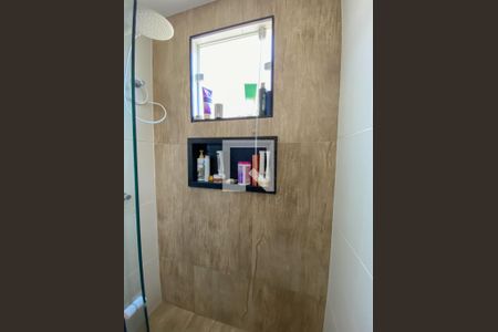 Casa à venda com 225m², 3 quartos e 3 vagas Casa à venda com 225m², 3 quartos e 3 vagasBanheiro da Suíte