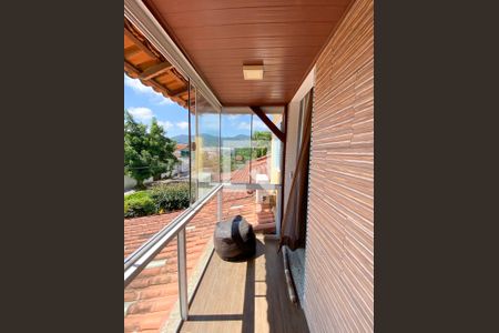 Casa à venda com 225m², 3 quartos e 3 vagas Casa à venda com 225m², 3 quartos e 3 vagasVaranda da suíte