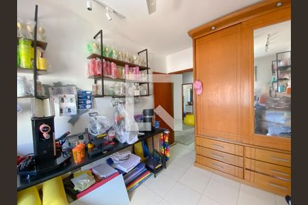 Casa à venda com 225m², 3 quartos e 3 vagas Casa à venda com 225m², 3 quartos e 3 vagasQuarto 2