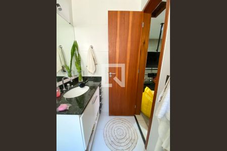 Casa à venda com 225m², 3 quartos e 3 vagas Casa à venda com 225m², 3 quartos e 3 vagasBanheiro