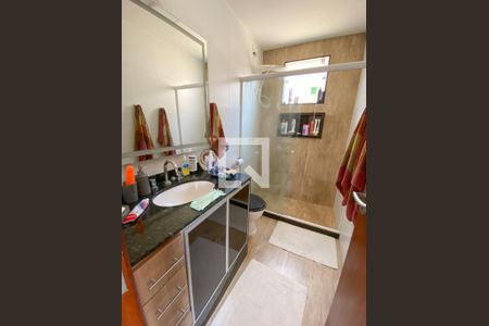Casa à venda com 225m², 3 quartos e 3 vagas Casa à venda com 225m², 3 quartos e 3 vagasBanheiro da Suíte