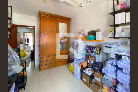 Casa à venda com 225m², 3 quartos e 3 vagas Casa à venda com 225m², 3 quartos e 3 vagasQuarto 2