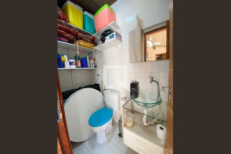 Casa à venda com 225m², 3 quartos e 3 vagas Casa à venda com 225m², 3 quartos e 3 vagasBanheiro da Área gourmet