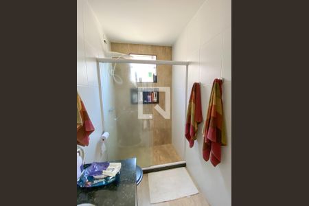 Casa à venda com 225m², 3 quartos e 3 vagas Casa à venda com 225m², 3 quartos e 3 vagasBanheiro da Suíte