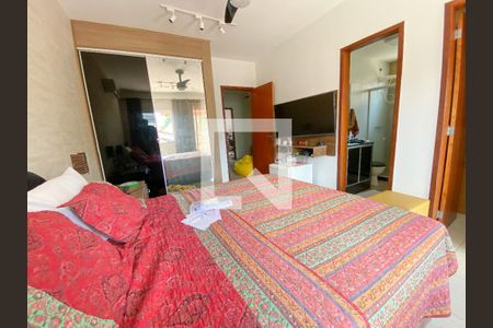Casa à venda com 225m², 3 quartos e 3 vagas Casa à venda com 225m², 3 quartos e 3 vagasSuíte