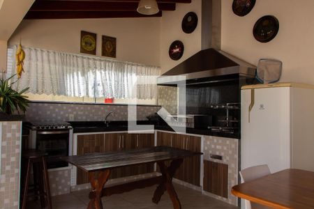 Casa à venda com 300m², 3 quartos e 4 vagas Casa à venda com 300m², 3 quartos e 4 vagasÁREA EXTERNA GOURMET