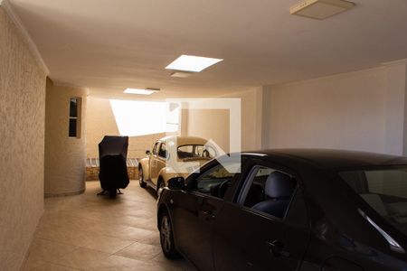 Casa à venda com 300m², 3 quartos e 4 vagas Casa à venda com 300m², 3 quartos e 4 vagasÁREA EXTERNA FRENTE