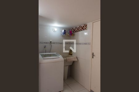 Casa à venda com 300m², 3 quartos e 4 vagas Casa à venda com 300m², 3 quartos e 4 vagasÁREA DE SERVIÇO