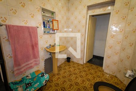 Casa à venda com 170m², 6 quartos e sem vaga Casa à venda com 170m², 6 quartos e sem vagaBanheiro