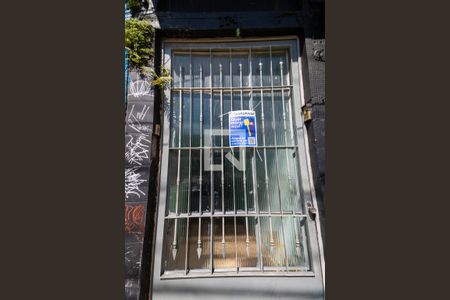 Casa à venda com 170m², 6 quartos e sem vaga Casa à venda com 170m², 6 quartos e sem vagaFachada