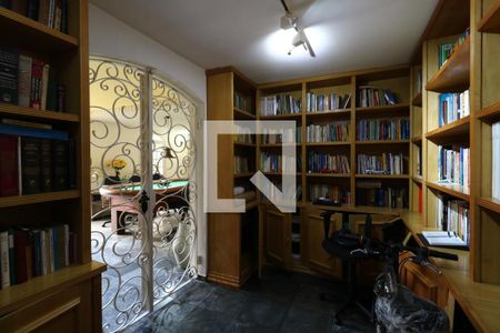 Casa à venda com 650m², 5 quartos e 3 vagasBiblioteca