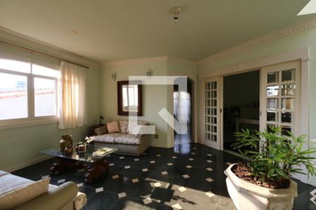 Casa à venda com 650m², 5 quartos e 3 vagasSaleta