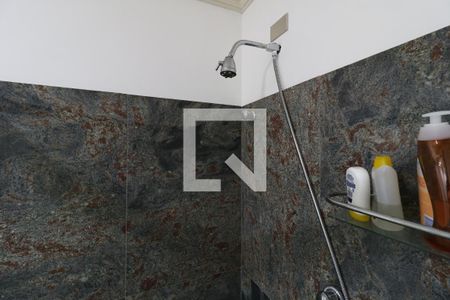 Casa à venda com 650m², 5 quartos e 3 vagasBanheiro da Suíte 2
