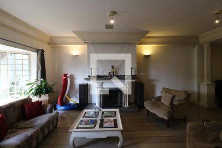 Casa à venda com 650m², 5 quartos e 3 vagasSala