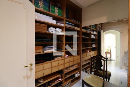 Casa à venda com 650m², 5 quartos e 3 vagasCloset da Suíte 5