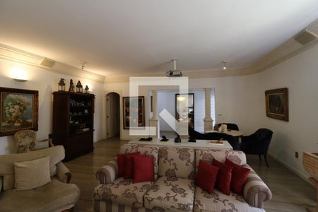 Casa à venda com 650m², 5 quartos e 3 vagasSala