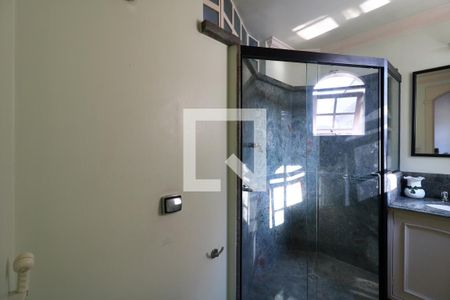 Casa à venda com 650m², 5 quartos e 3 vagasBanheiro da Suíte 1