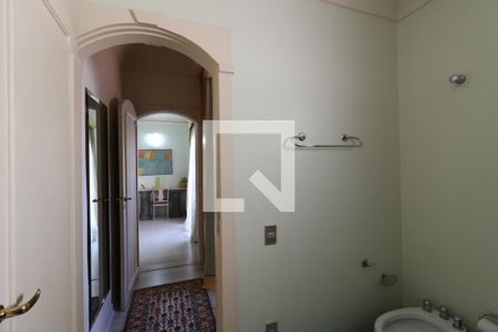 Casa à venda com 650m², 5 quartos e 3 vagasBanheiro da Suíte 4