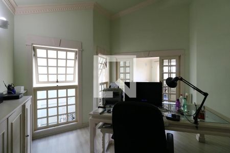 Casa à venda com 650m², 5 quartos e 3 vagasEscritório