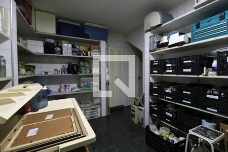 Casa à venda com 650m², 5 quartos e 3 vagasDispensa