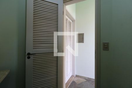 Casa à venda com 650m², 5 quartos e 3 vagasLavabo da Piscina