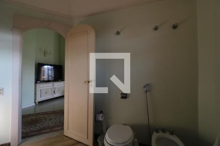 Casa à venda com 650m², 5 quartos e 3 vagasBanheiro da Suíte 5