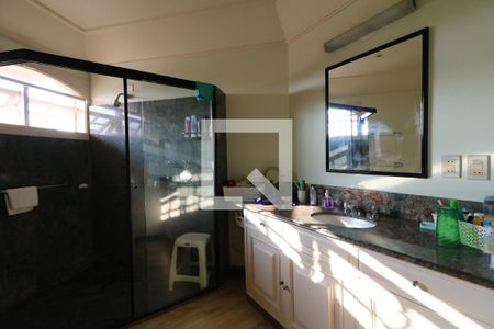 Casa à venda com 650m², 5 quartos e 3 vagasBanheiro da Suíte 5