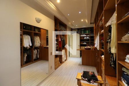 Casa à venda com 650m², 5 quartos e 3 vagasCloset da Suíte 5