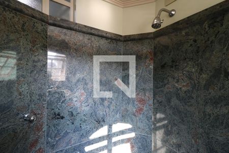 Casa à venda com 650m², 5 quartos e 3 vagasBanheiro da Suíte 1