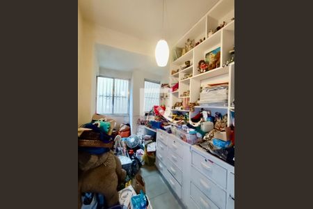Apartamento à venda com 175m², 4 quartos e sem vaga Apartamento à venda com 175m², 4 quartos e sem vagaQuarto