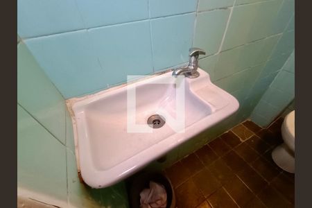 Apartamento à venda com 175m², 4 quartos e sem vaga Apartamento à venda com 175m², 4 quartos e sem vagaBanheiro serviço