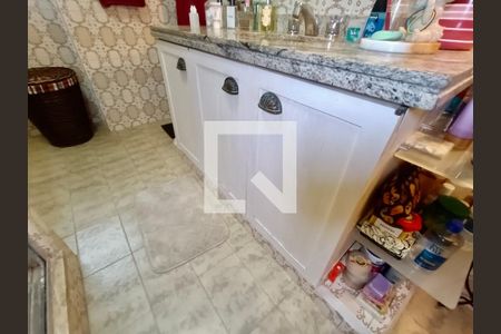 Apartamento à venda com 175m², 4 quartos e sem vaga Apartamento à venda com 175m², 4 quartos e sem vagaSuíte banheiro